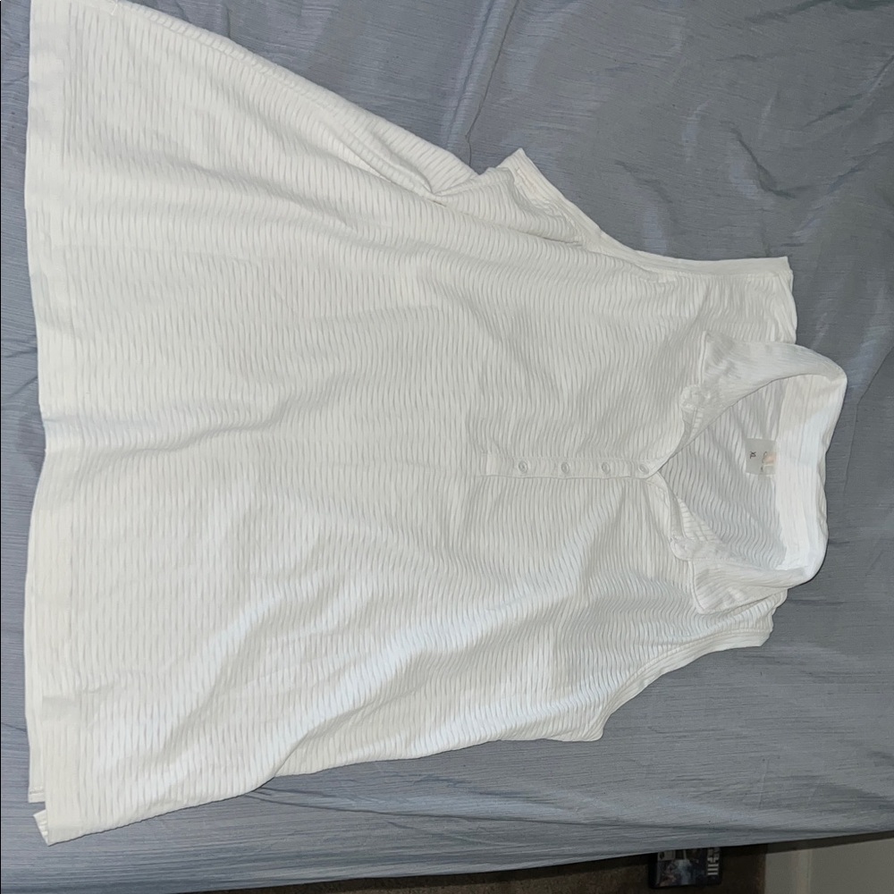 Women’s golf shirt